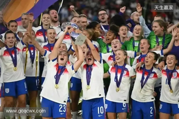 英格兰女足主帅威格曼被授予女爵士头衔，几位球员也被授勋