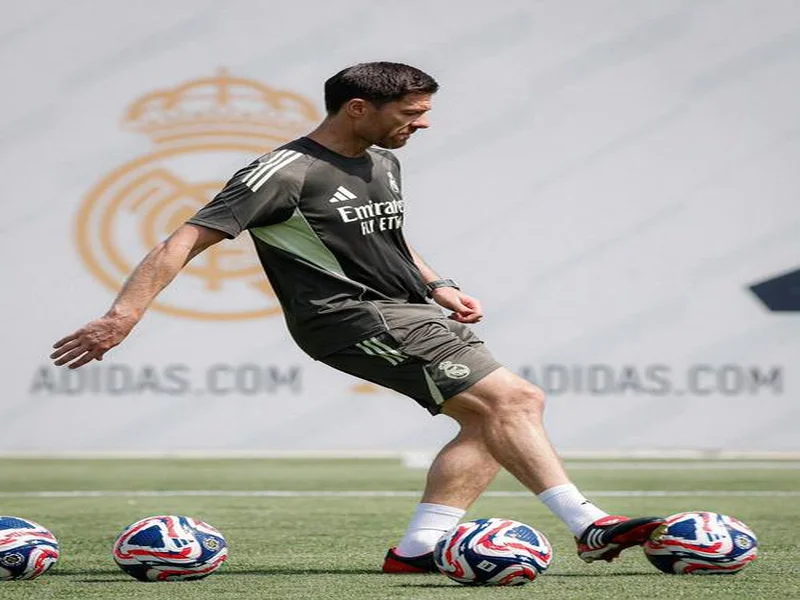 不下课!罗马诺:球员们都力挺阿隆索,皇马决定再给他一次机会