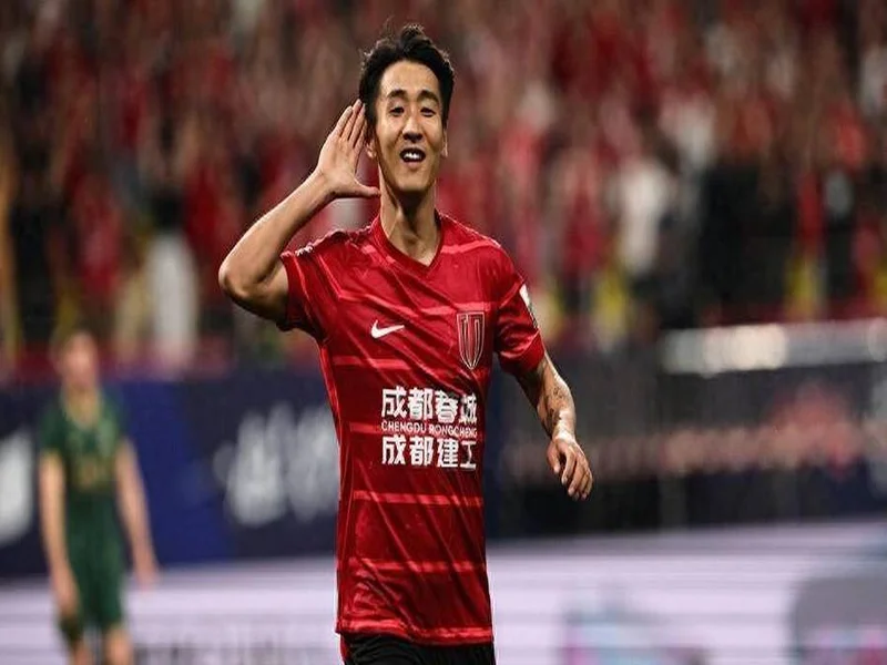 半场-成都蓉城暂0-0青岛海牛 罗慕洛、韦世豪中柱 韦林顿失良机