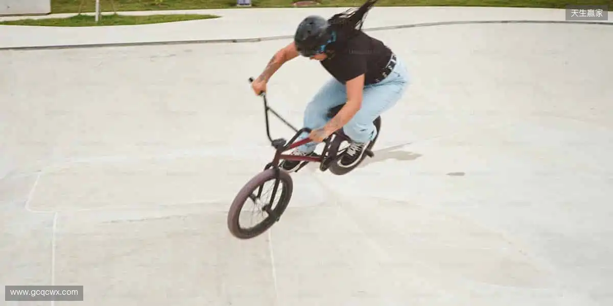 边看边聊,弹幕狂欢,你的观赛主场由你定义!💬